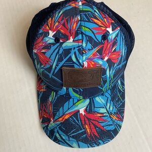 Vineyard Vines Paradise Floral Hawaiian Hat Excellent Condition